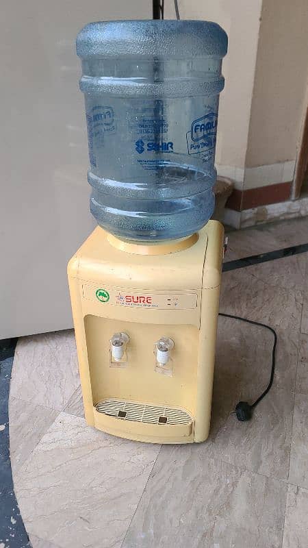 Water Dispenser. Urgent Sale. Hot and Cool 1