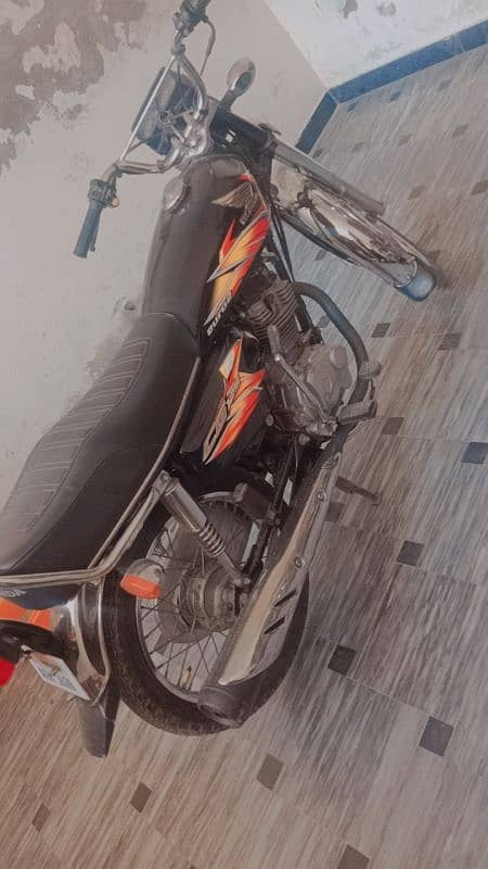 Honda 125 urgent sale like new bike 1