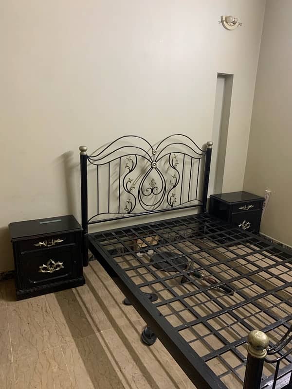 iron bed queen size 2