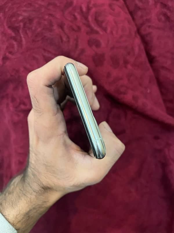 i phone 11 pro max 256gb (Non Pta) 4