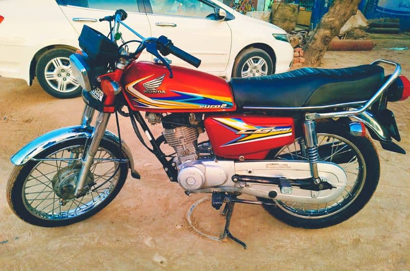 Honda CG125 2019 Lahore number Lush Condition 4