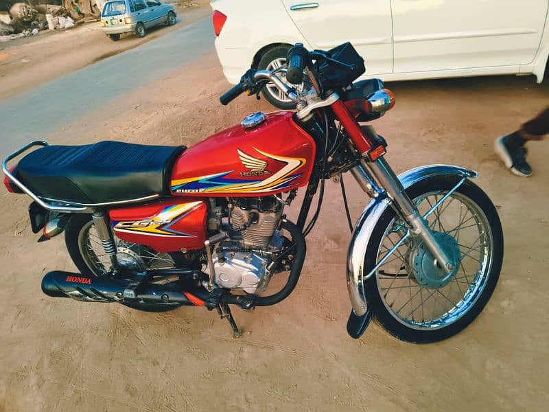 Honda CG125 2019 Lahore number Lush Condition 5