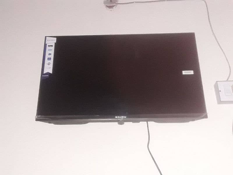 Eco start 32 inch LCD for sale with box just waire demege contact 1