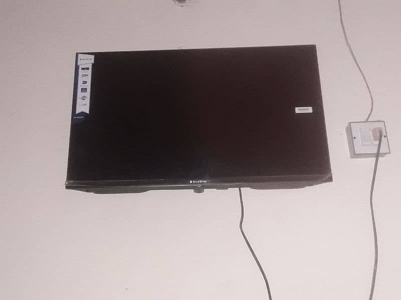 Eco start 32 inch LCD for sale with box just waire demege contact 2