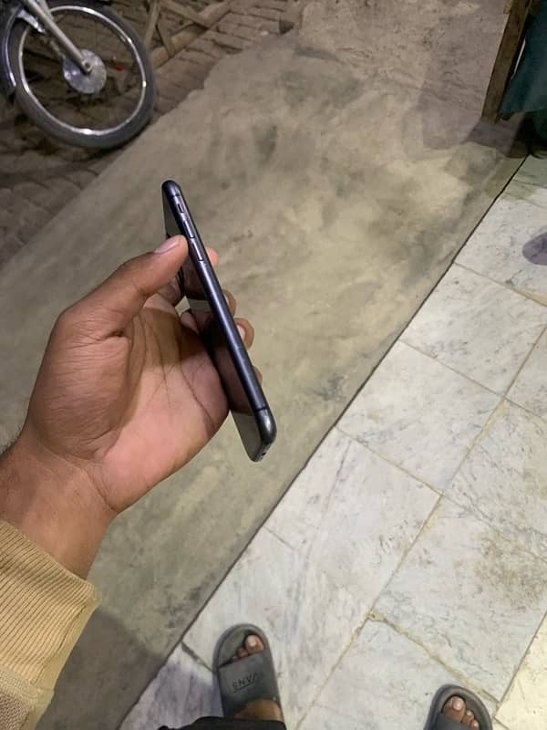 iphone 11 128 PTA Approved 4