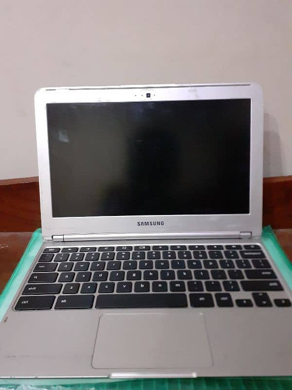 Samsung Chromebook 2014 in mint condition 0