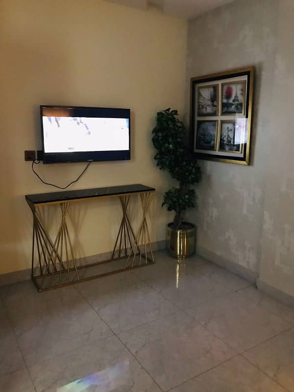 Luxury studio -Bedroom Apartment for Daily Rent Bahria Town Lahore 5