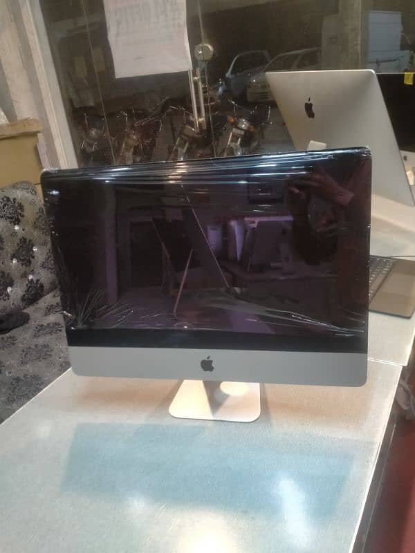 iMac 2014+2015 i5 4th or 5th generation 21" 0