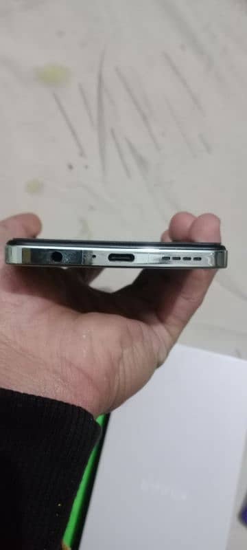 Infinix Hot 40 pro 1