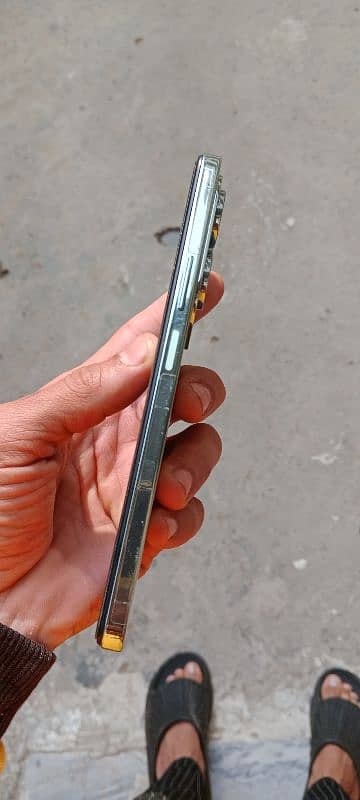 Infinix Hot 40 pro 4