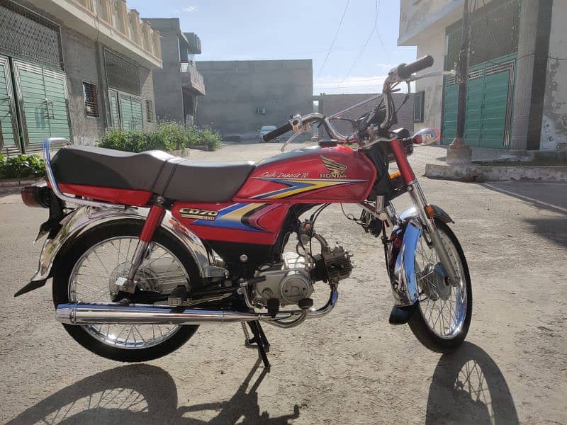 CD70 bike 10 model all ready GENIUNE parts 1