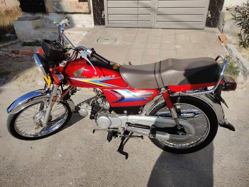 CD70 bike 10 model all ready GENIUNE parts 2