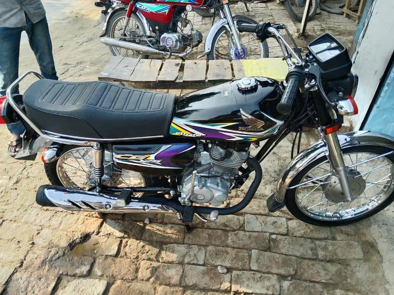 Honda 125 Raheemyar Khan numbr 0