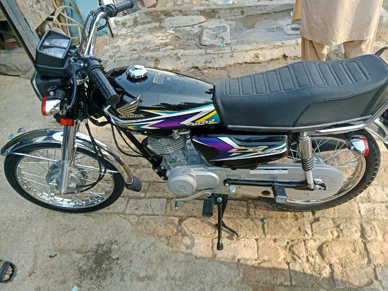 Honda 125 Raheemyar Khan numbr 1