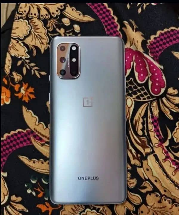 OnePlus 8t(10/10condition)12/256)With65WOnePlusCharger}03121618499 wts 1