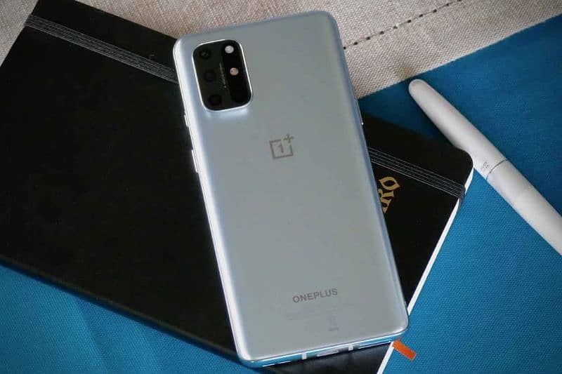 OnePlus 8t(10/10condition)12/256)With65WOnePlusCharger}03121618499 wts 6