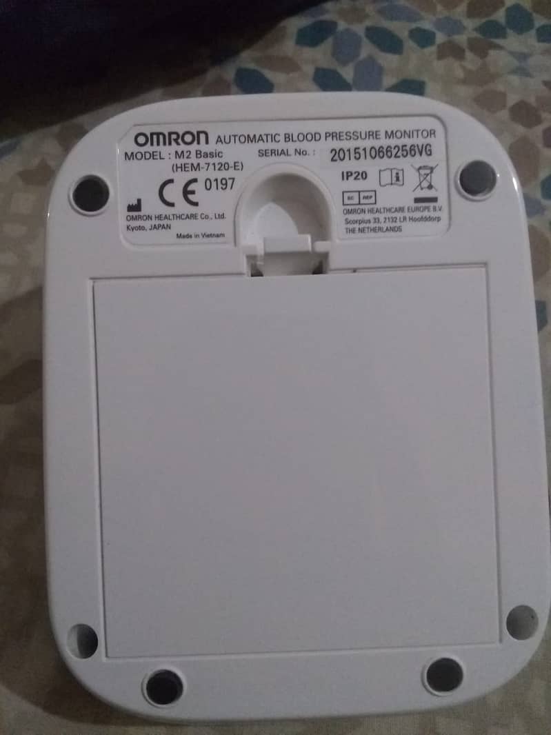 Blood Pressure Monitor  (Original Omron Company - Made in Vietnam) 1