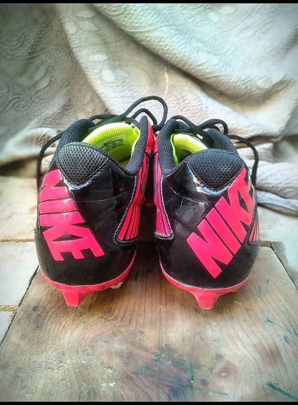 Branded (NIKE) large size football shoes EU-46 1