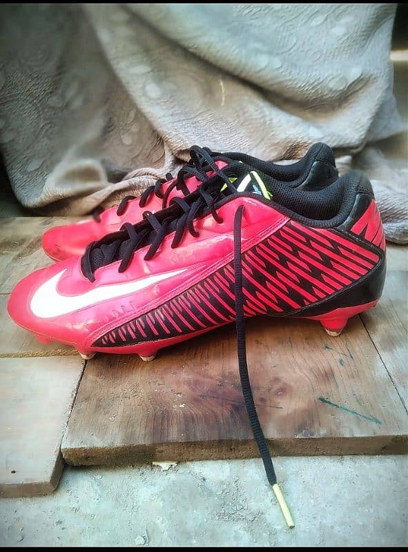 Branded (NIKE) large size football shoes EU-46 4