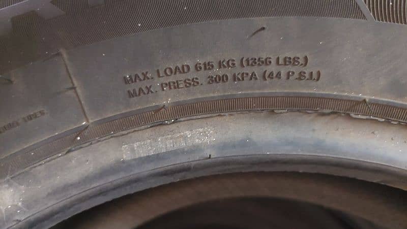 195/65/15 tyre for salr 4