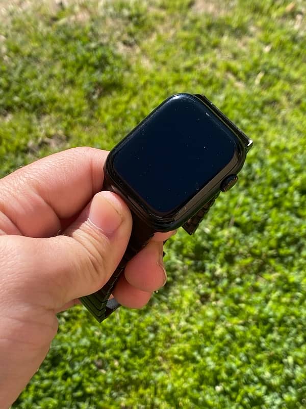 Apple Watch Series 8 (GPS + Cellular) 45mm Case - Aluminium 7