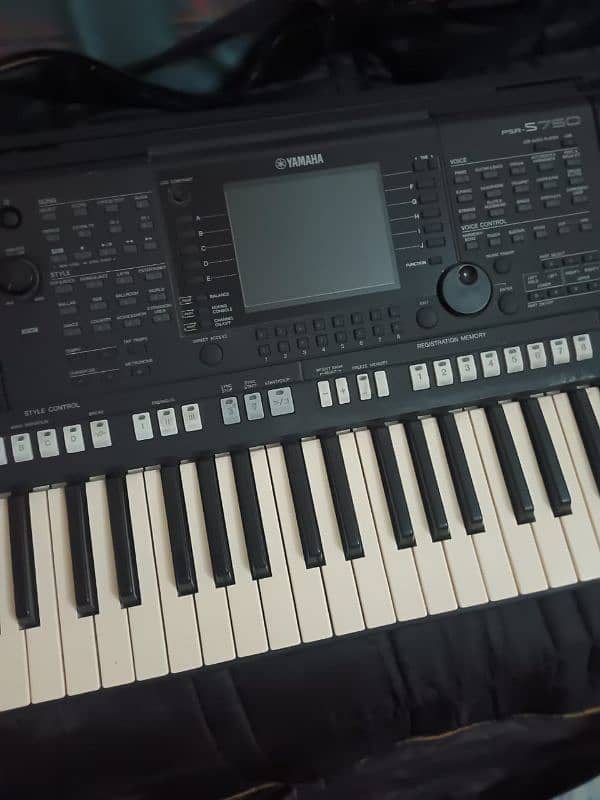 Yahmah PSR S750|Used Keyboard 2