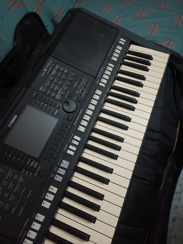 Yahmah PSR S750|Used Keyboard 4