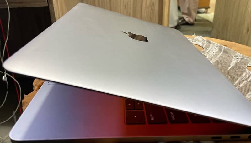 Mac book pro 2016 8/512 3