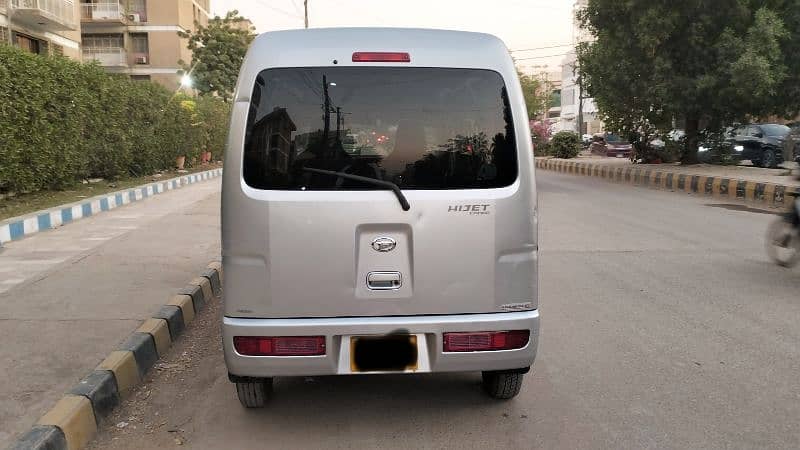 Daihatsu Hijet 2014/18 half cruise 1