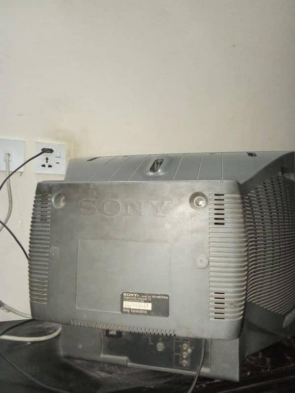 Sony Trinitron TV 1