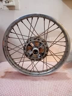 Suzuki GS. 150 Rim. Tyre