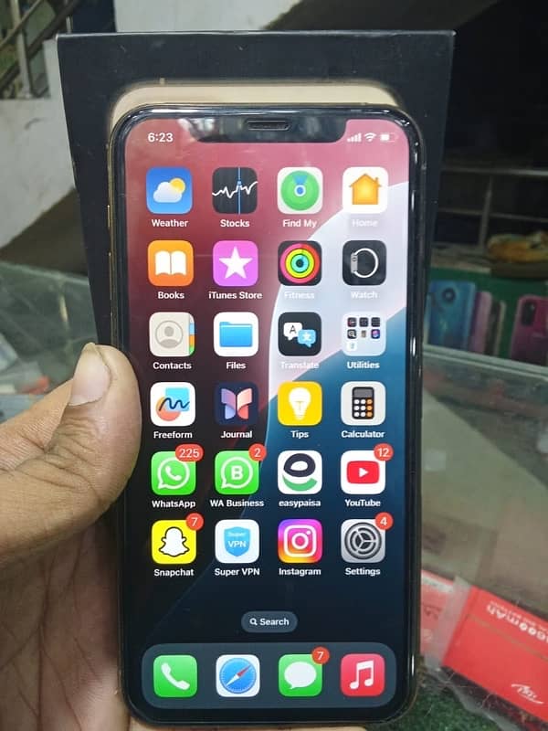 11 pro with box 256 gb pta approved 1