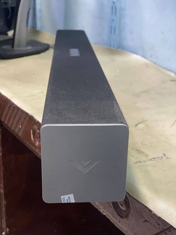 Vizio sound bar 29 inch original high quality bass 0