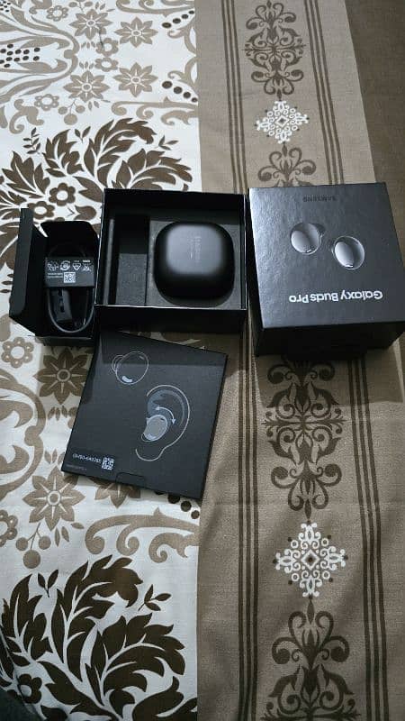 galaxy buds pro unused box open 3