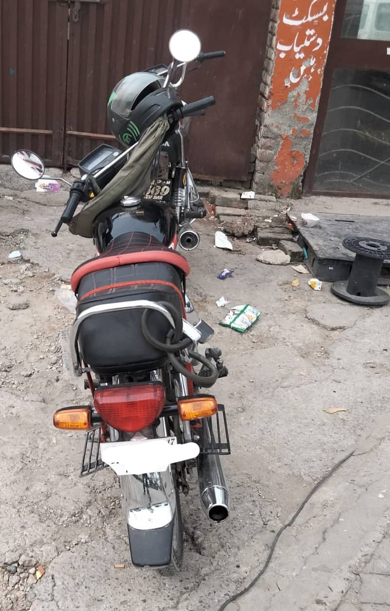 Honda CD 70 2017 3