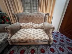 selling 7 seatr sofa set   in good codition  and only use 5 months