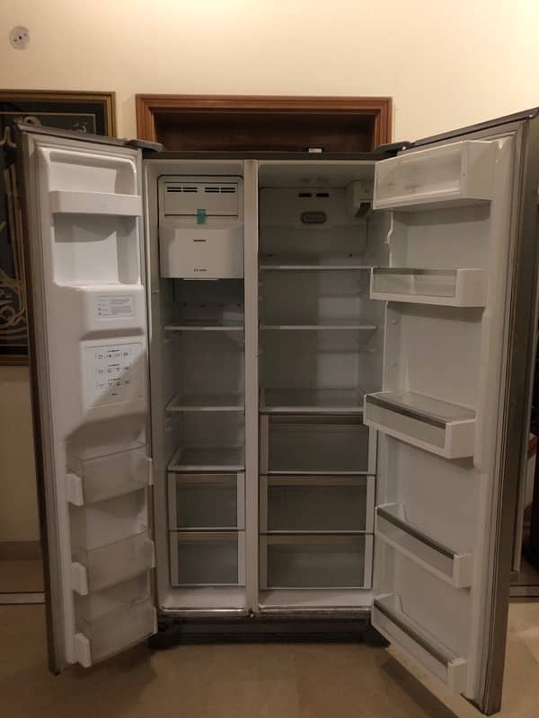 SIEMENS DOUBLE DOOR FRIDGE 1