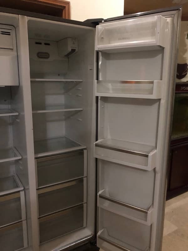 SIEMENS DOUBLE DOOR FRIDGE 3