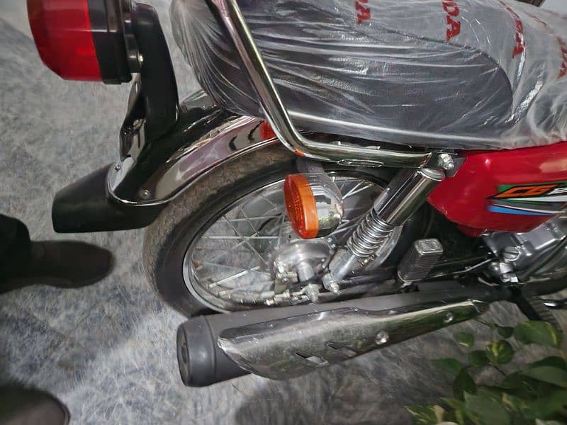 HONDA 125 FOR SALE LIKE ZERO METER 4