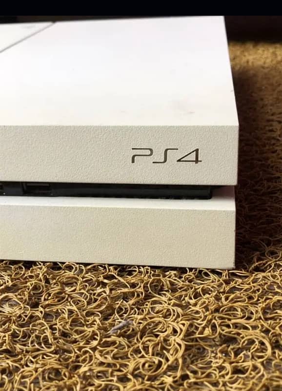 PS4 500GB 10 By 10 Condition 0