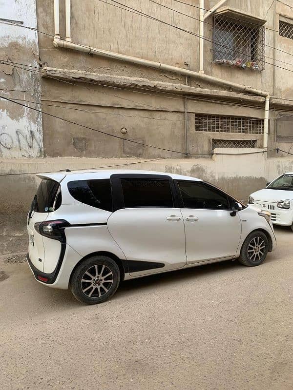 Toyota Sienta 2015 registered 2018 full option 7