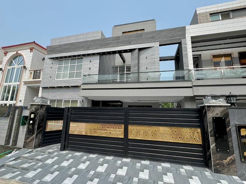 10 Marla Modern House with Reasonable Demand is for Sale in Bahria Town Rafi Block 0