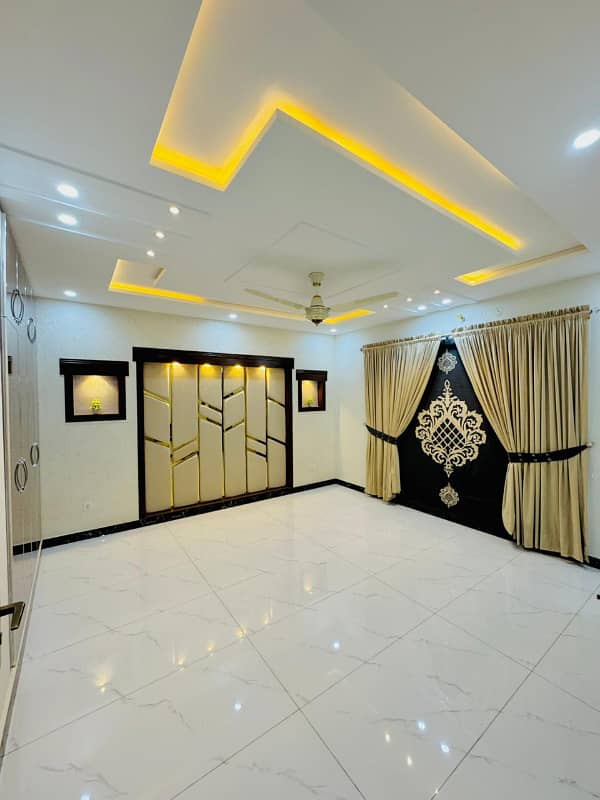 10 Marla Modern House with Reasonable Demand is for Sale in Bahria Town Rafi Block 8