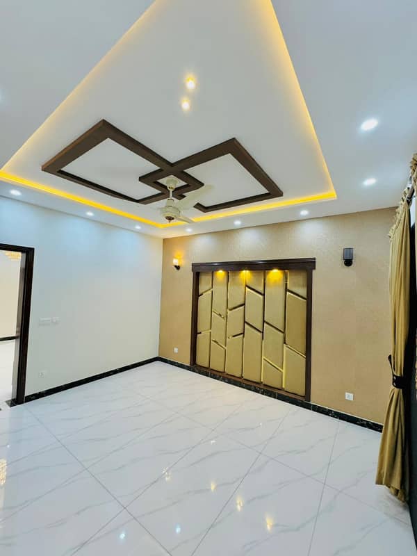 10 Marla Modern House with Reasonable Demand is for Sale in Bahria Town Rafi Block 19