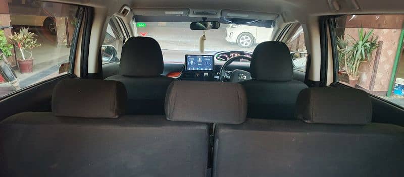 Toyota Sienta 2016 5