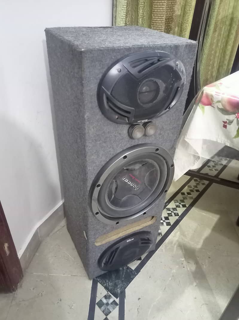 A brand new amplifier with pioneer woofer 6