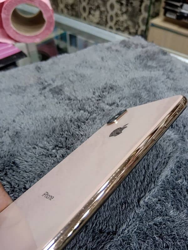 Iphon XS pta aprovd 64gb Golden 1