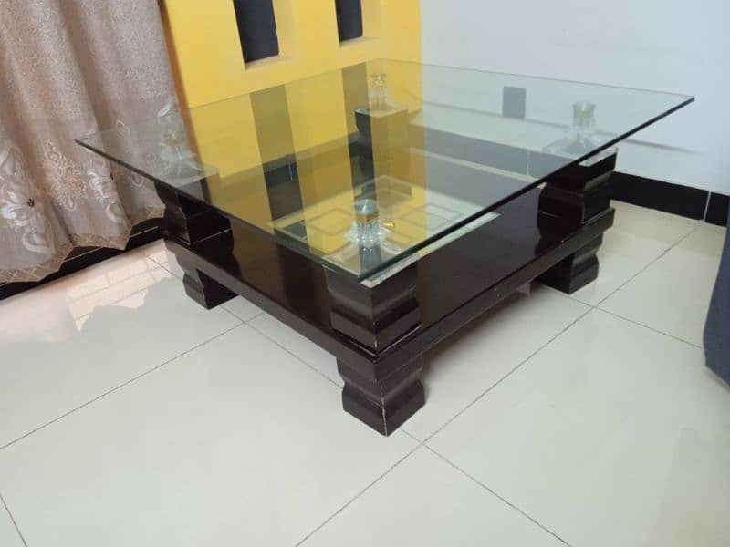 Stylish Drawing Room Centre Table 6