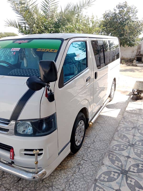 Toyota Hiace 2011 Automatic For sale Urgent. 3