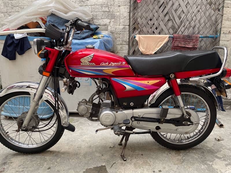 HONDA CD 70  2011 GOOD CONDITION HOME USED ! 2